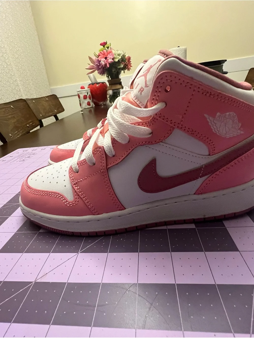 Nike 5Y Air Jordan 1 Mid GS Valentine’s Day 2023 Pink White Shoes DQ8423-616